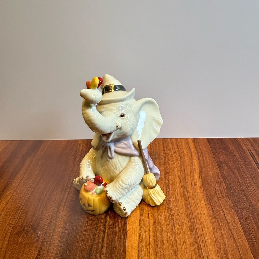 Lenox Trunk or Treat Elephant Figurine Halloween Candy Pumpkin Hat Broom – NIB